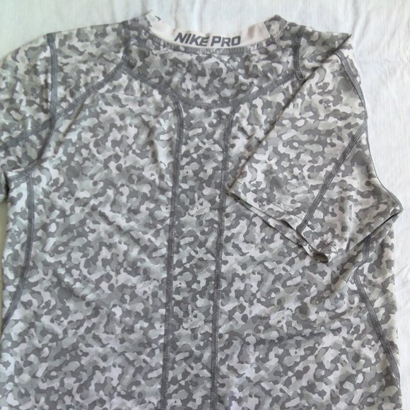 Nike pro fitted shirt - Picture 2 of 3